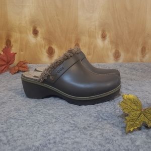 Crocs faux fur wedge heel clogs